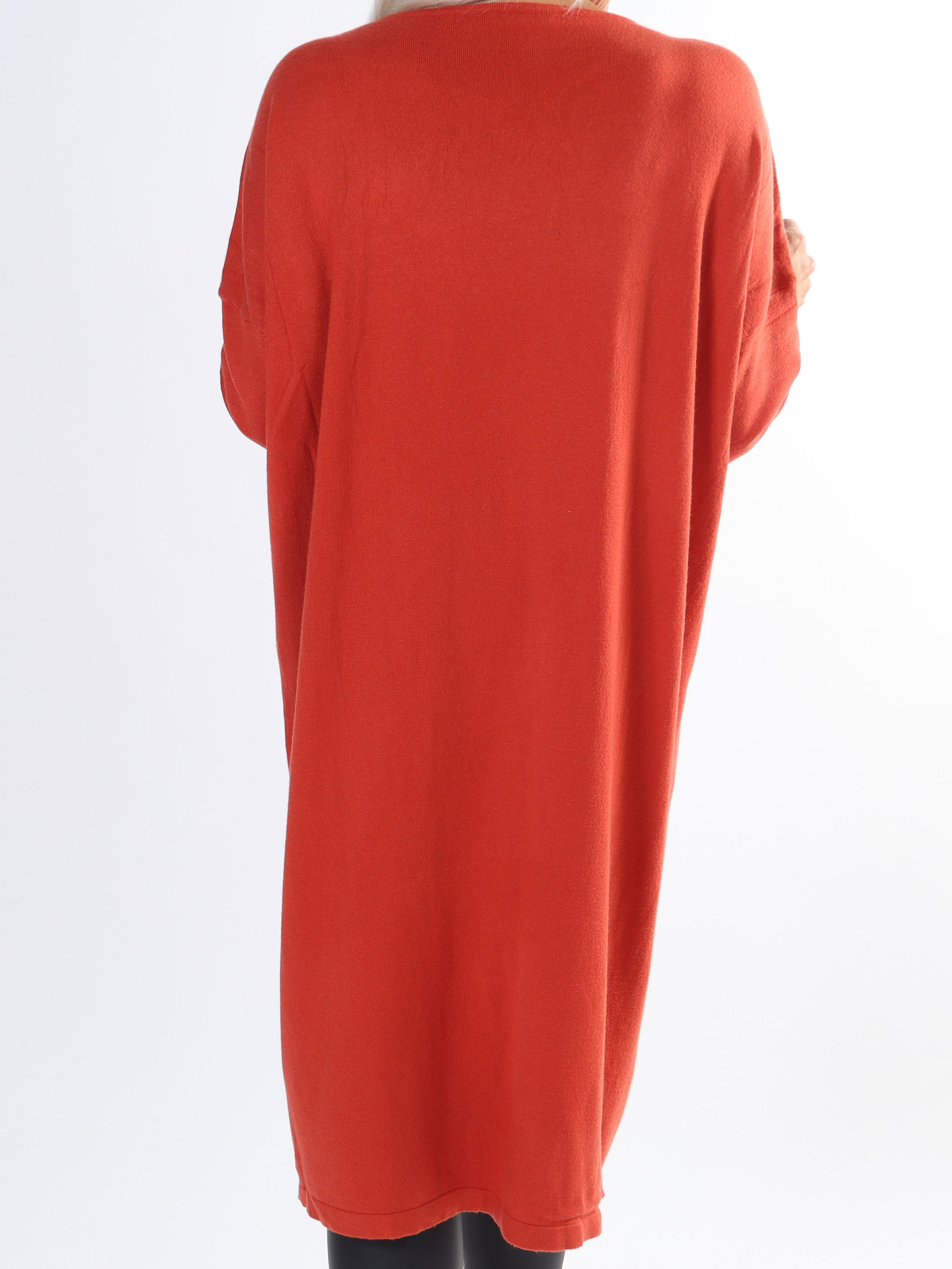 Yasha - Mjuk stickad plus size klänning i elastiskt tyg utsmyckad med strass